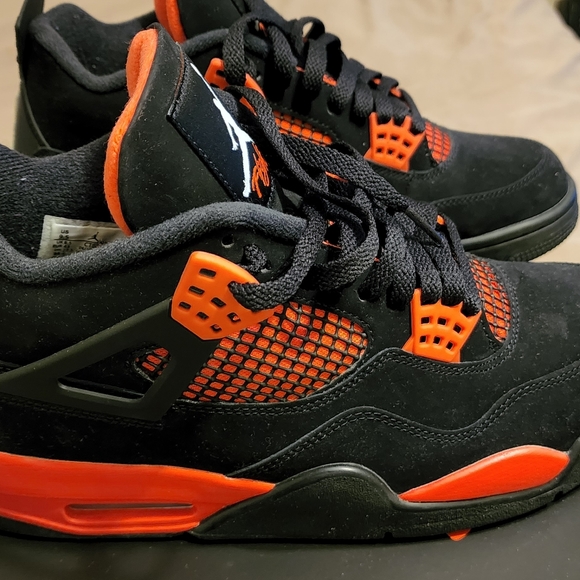 Jordan thunder 4\'s